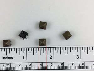 1000pcs 700 Brass Nailheads Square