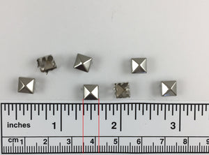 1000pcs 700 Brass Nailheads Square