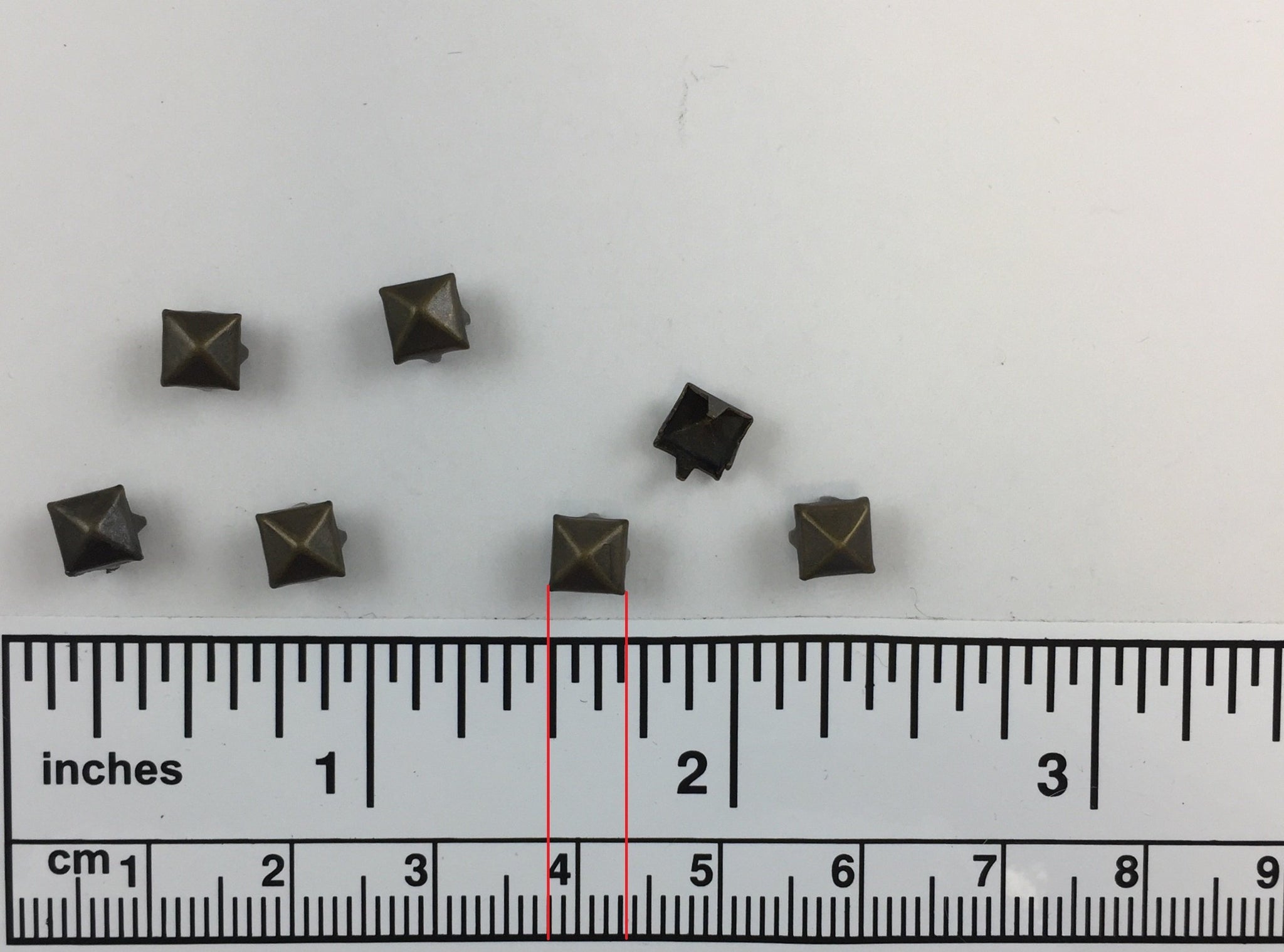 1000pcs 702 Brass Nailheads square